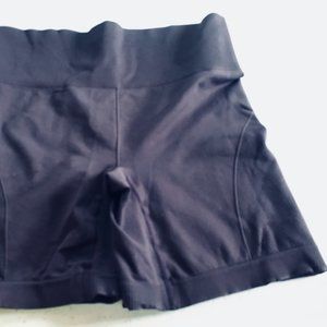 Lululemon Lotus Compression Shorts Size M Purple